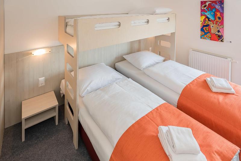 Zweibettzimmer mit Hochbett image 4