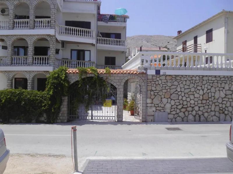 Apartments by the sea Pag - 21962 - image 1