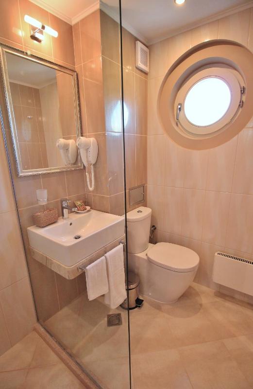 Junior Suite with Balcony image 2