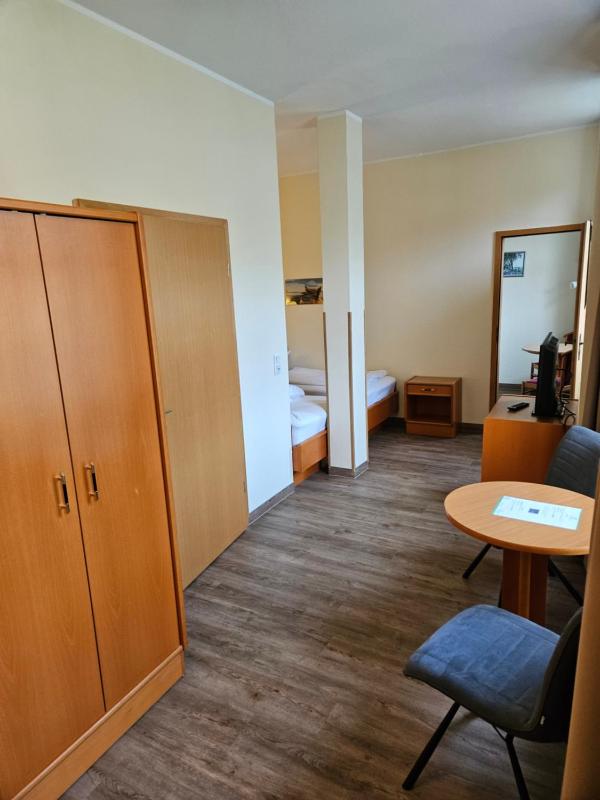 Twin Room image 1