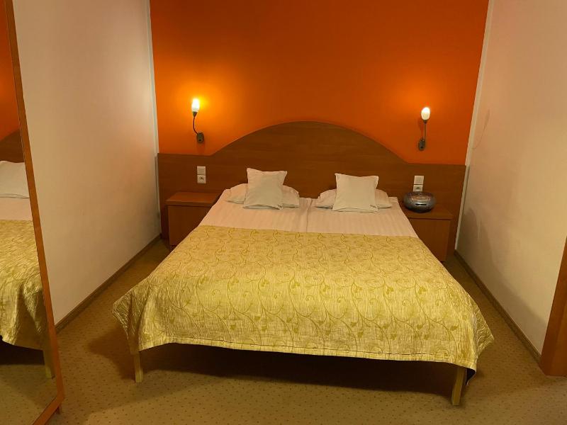 Studio Apartment (3 Adults) image 2