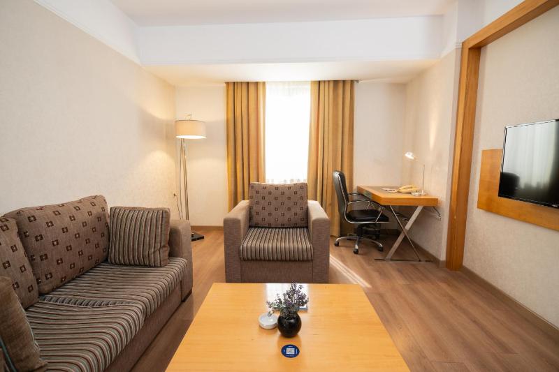 Junior Suite image 4