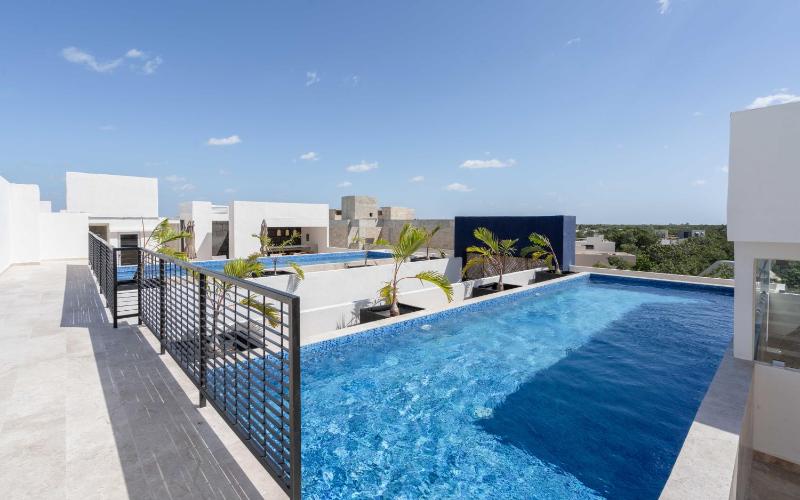 2BD with Rooftop Pool near Beach - image 28