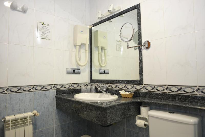 Double Room with Terrace image 3