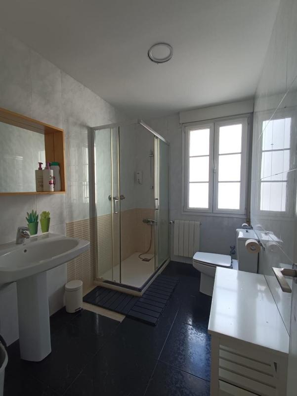 Double Room with Shared Bathroom image 1