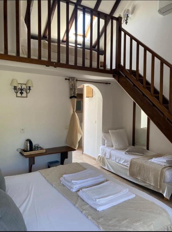Signature Room - Guardian Cottage image 3