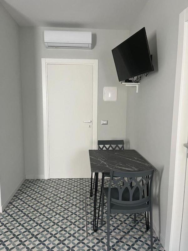 Large Double Room image 2