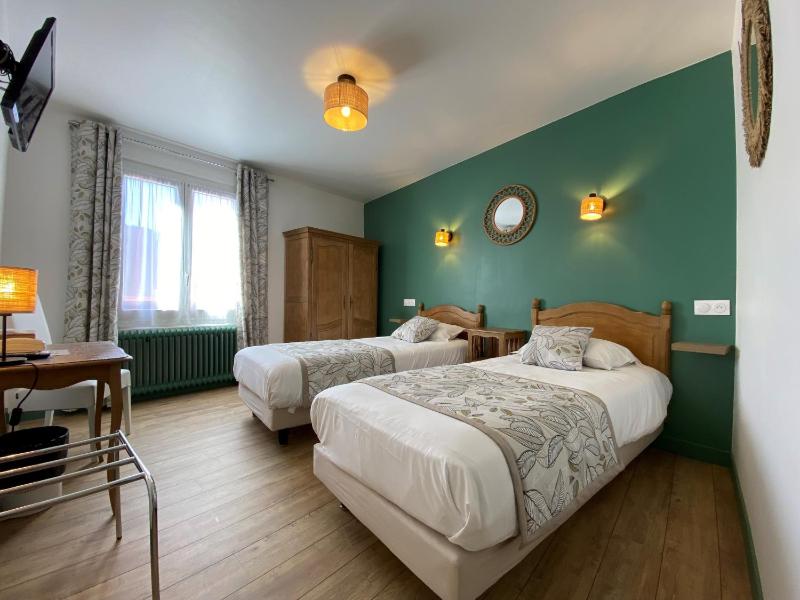 Twin Room image 3