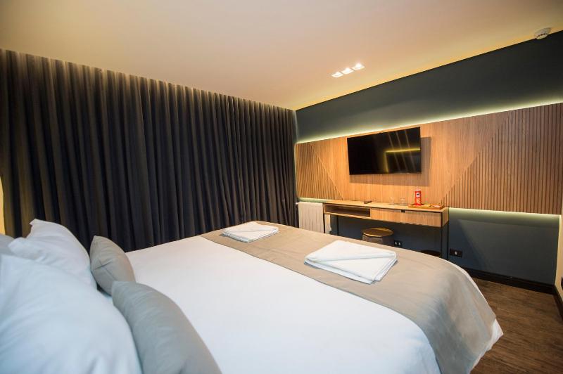 Pinot Hotel - image 3