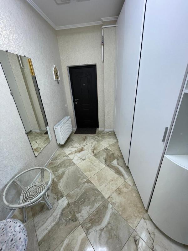One-Bedroom Apartment image 3