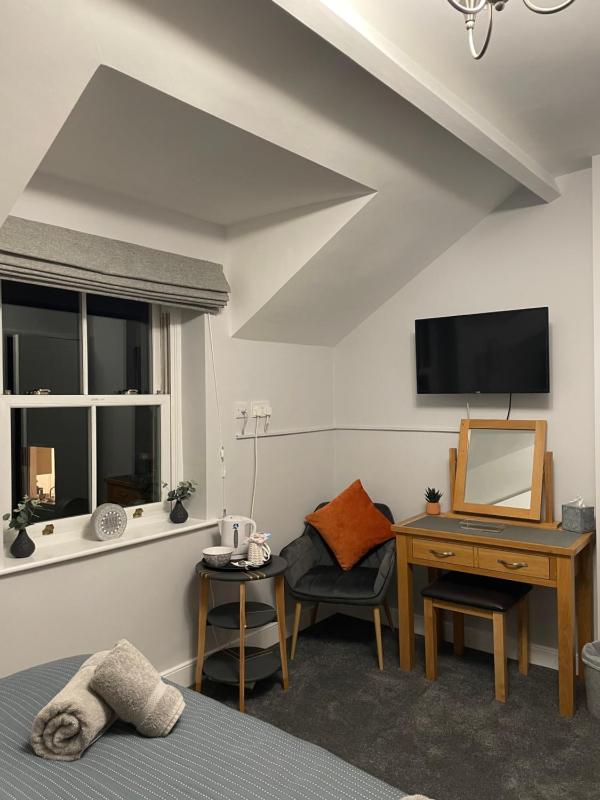 Rivendell Guest House - image 42