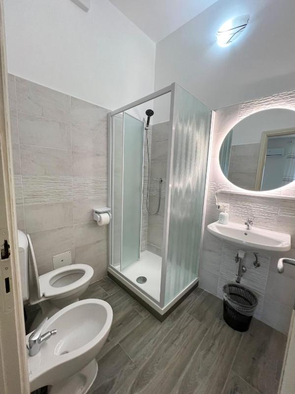 Double Room with Balcony image 2