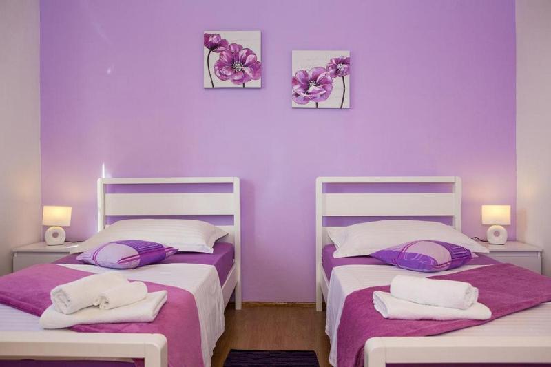 Holiday house with a swimming pool Kastel Stari Kastela - 22832 - image 14