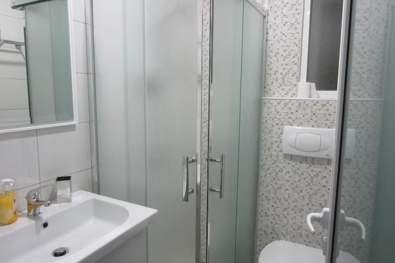 Single Room image 3