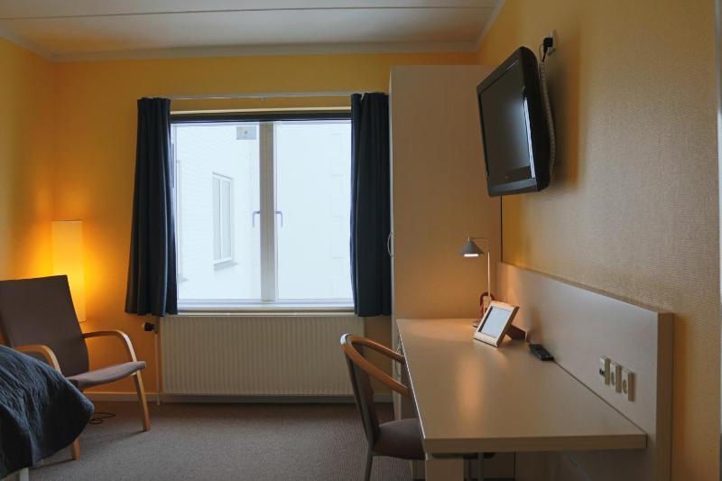 Standard Single Room image 4
