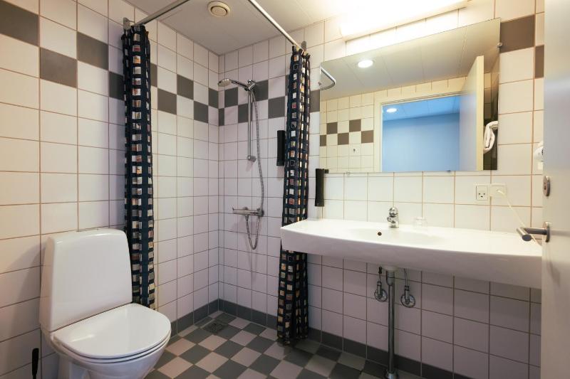 Standard Double or Twin Room image 4