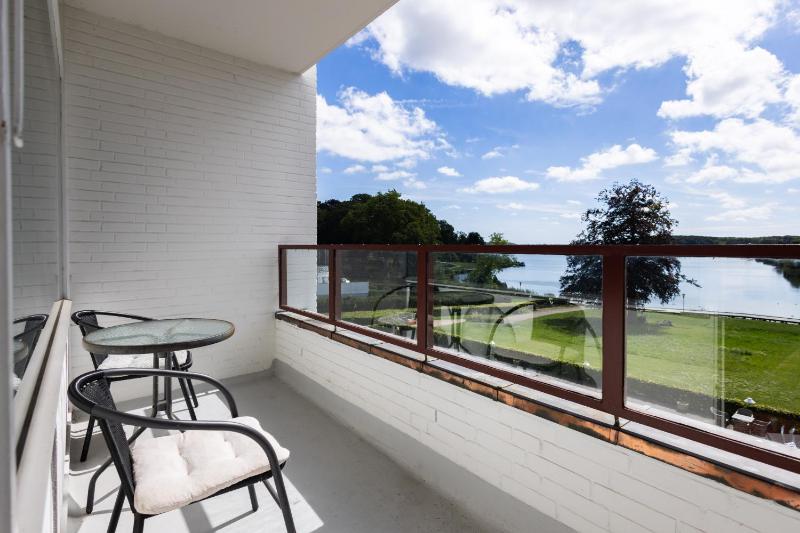 Double or Twin Room with Lake View image 3