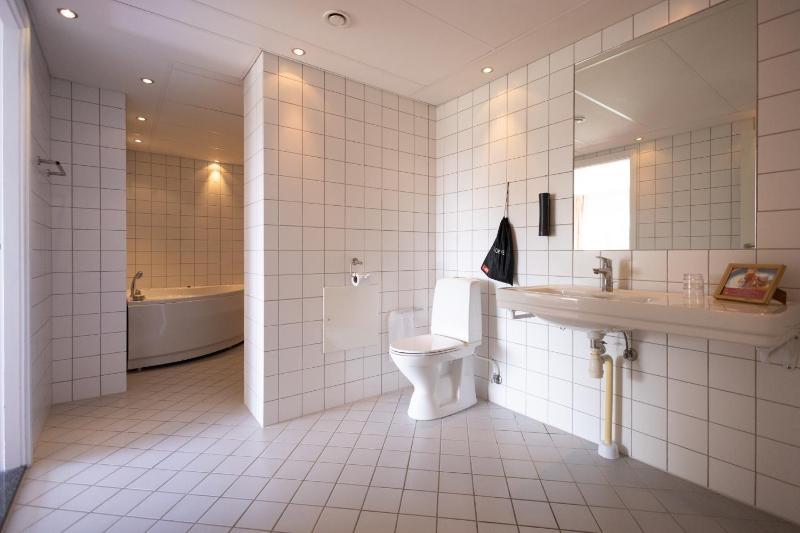 Superior Double Room with Lake View image 3
