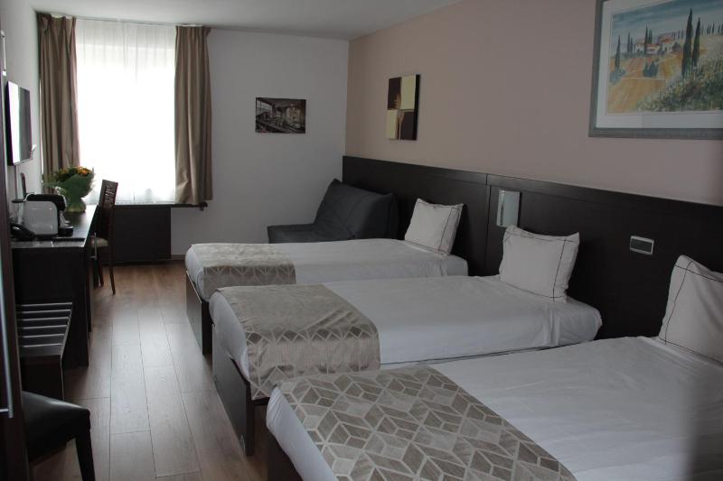 Triple Room image 1