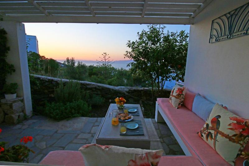Studio with Sea View image 2