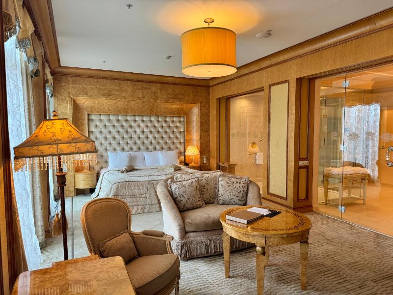 Golf Deluxe Room image 4
