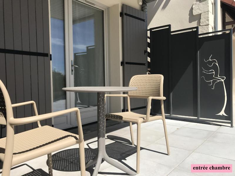 Double Room with Terrace image 3