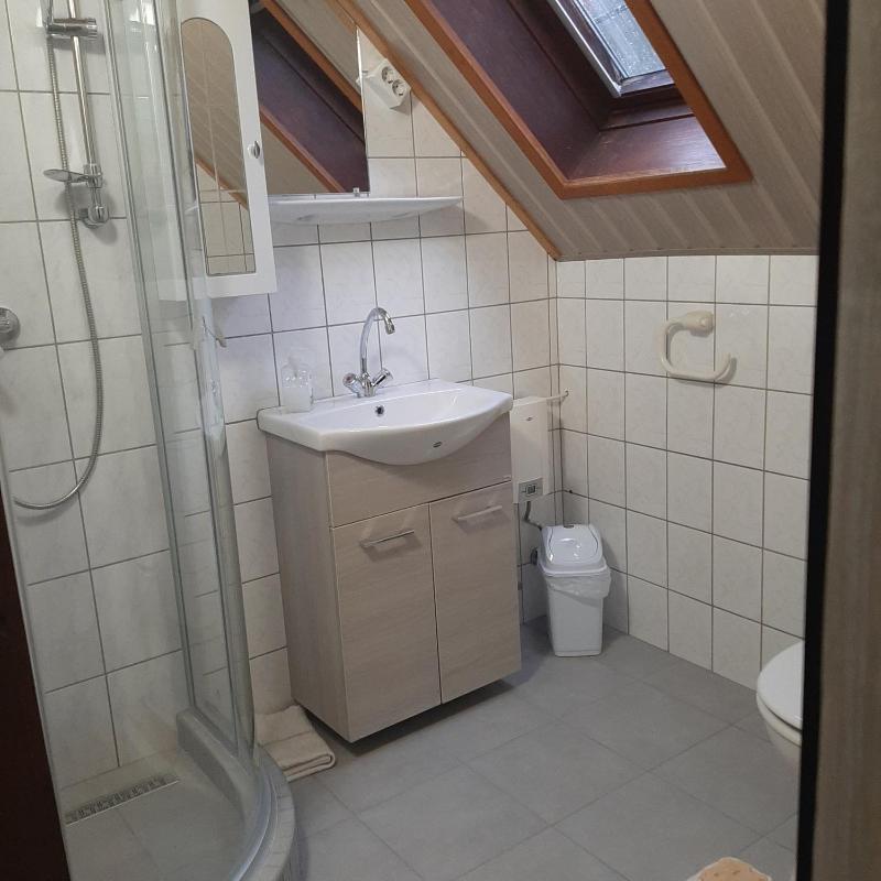 Standard Queen Room image 3
