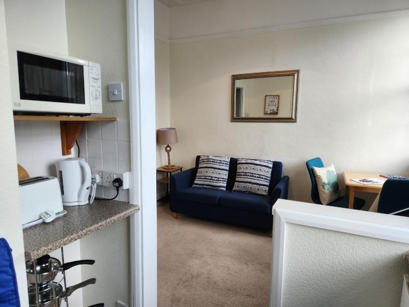 Rose Court Holiday Apartments - image 6