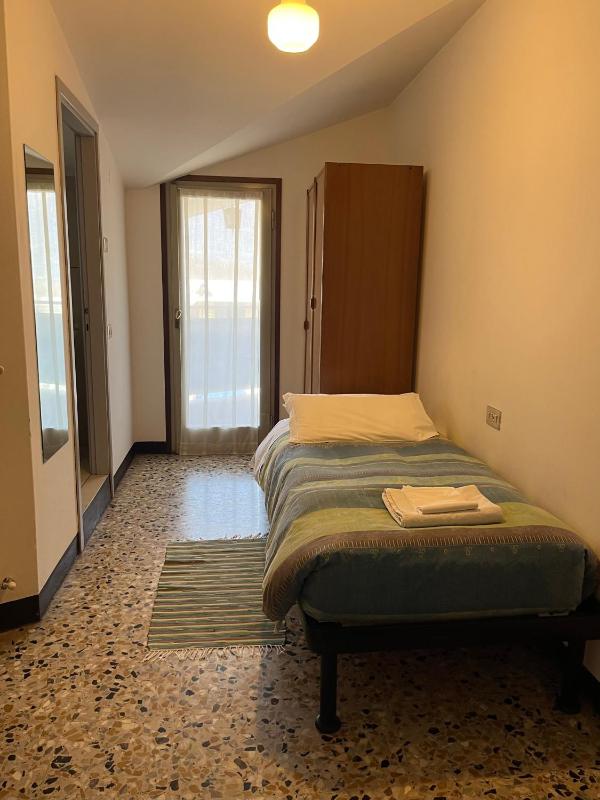 Single Room with Balcony image 1