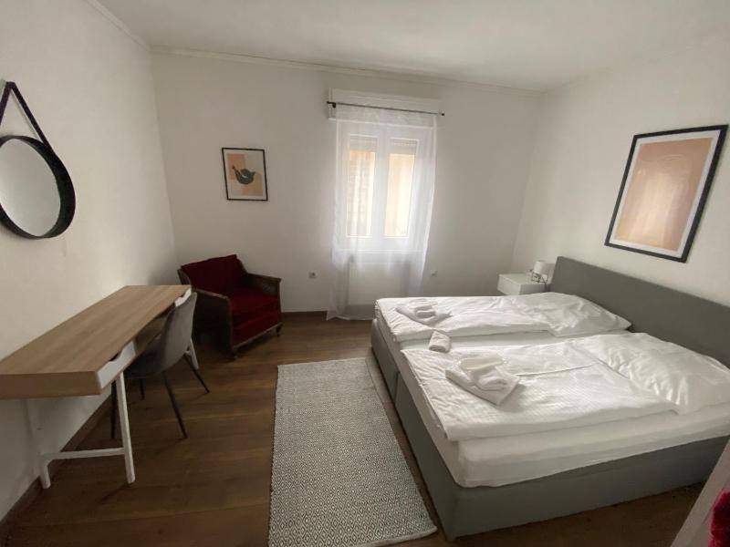 Swan Rooms - image 32