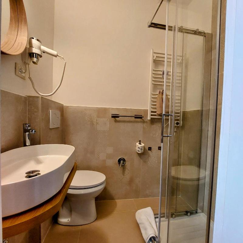 Triple Room with City View image 1