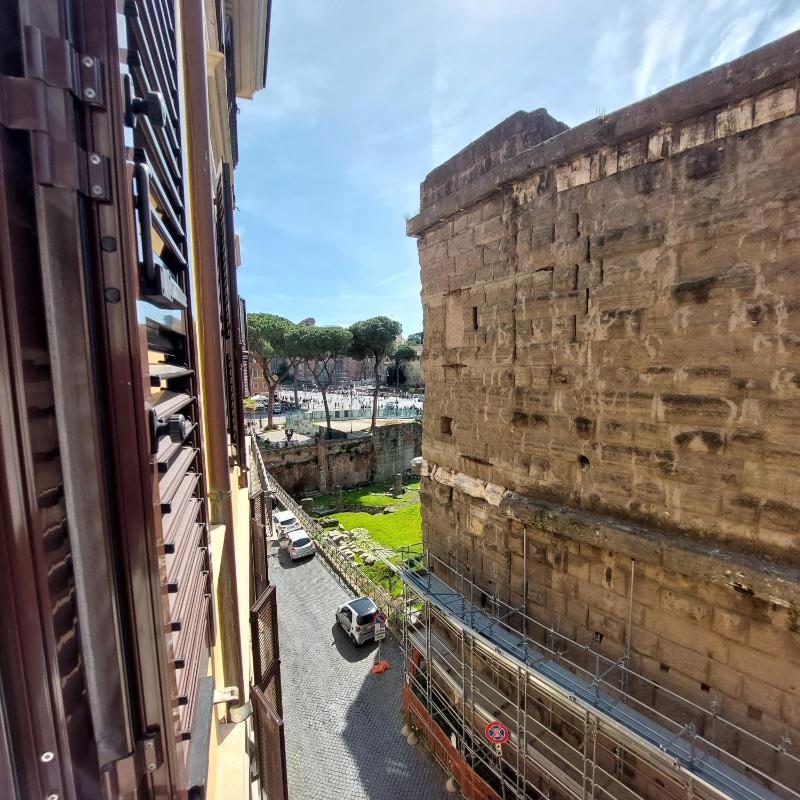 Triple Room with City View image 4