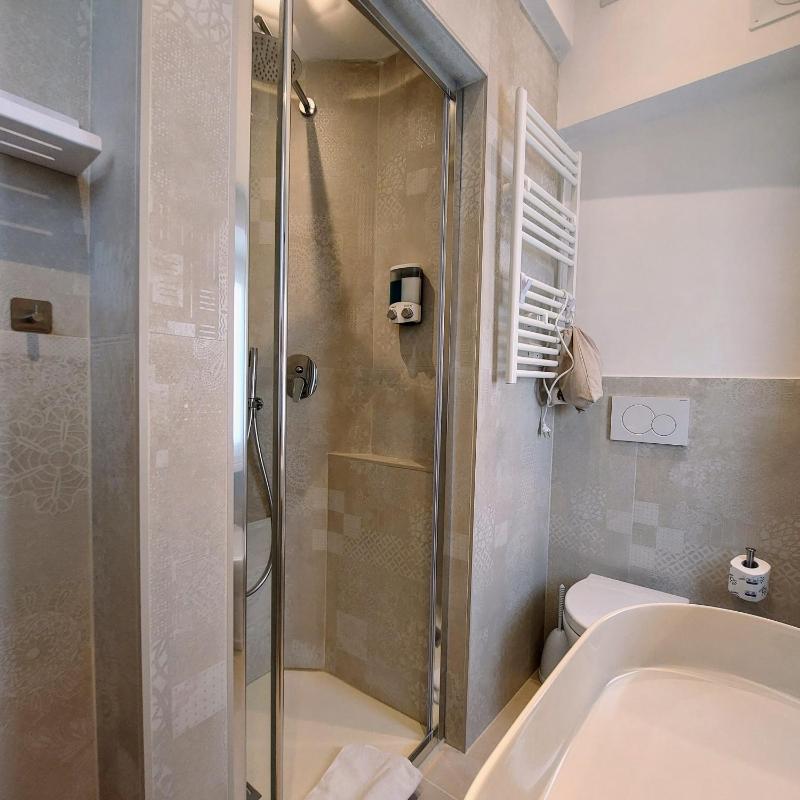 Single Room image 3