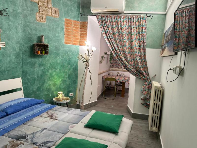 Studio Apartment image 3