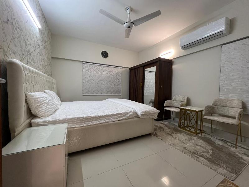 Comfortia Guest House 3 Bed with DringDining - image 14
