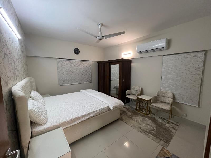 Comfortia Guest House 3 Bed with DringDining - image 12