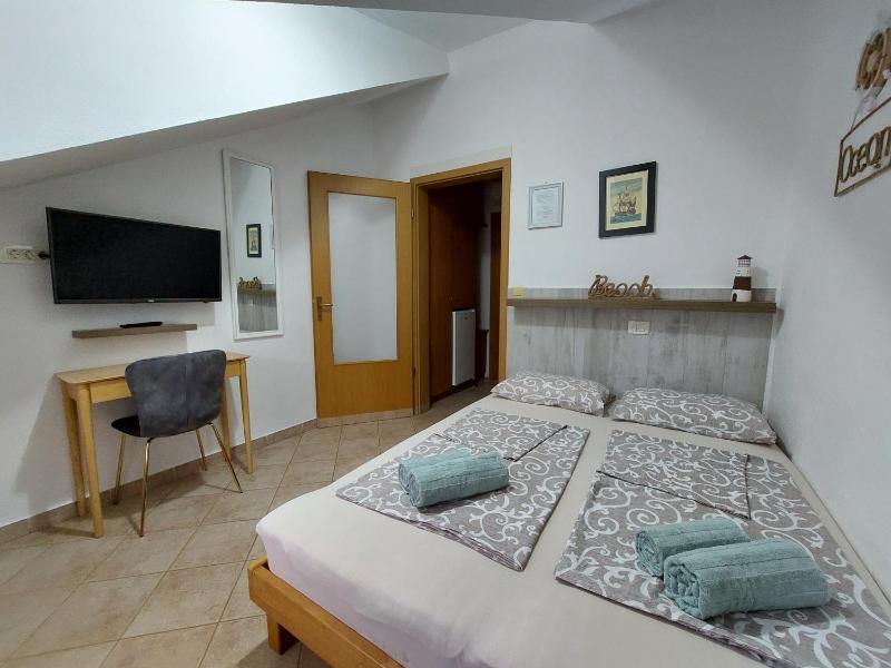Double or Twin Room with Sea View and Balcony image 4
