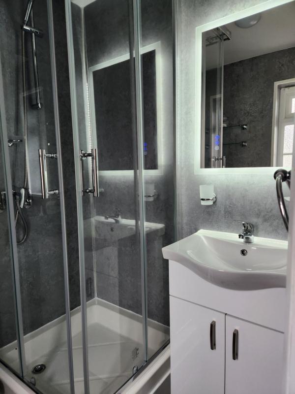 Rose Court Holiday Apartments - image 10