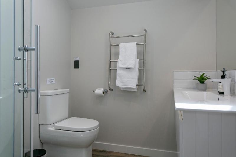 Lake Taupō Hideaway Apartment - image 2