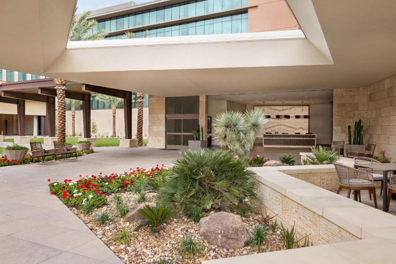 Hilton North Scottsdale at Cavasson - image 23