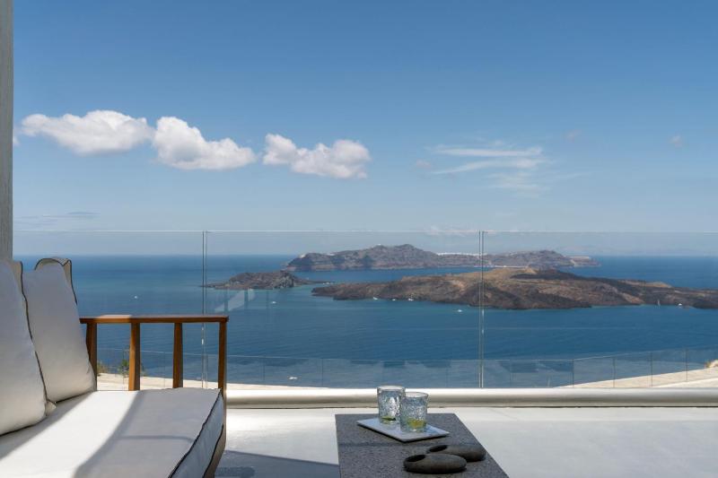 Nafsika Estate, 5 Bedroom, Caldera view, Sea view with Whirlpool and Private Pool image 4