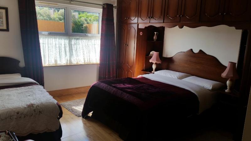 Double or Twin Room with Private Bathroom image 3