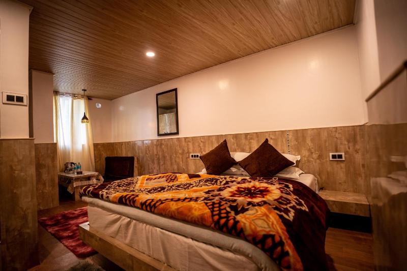Darjeeling Guest House Deluxe - image 13