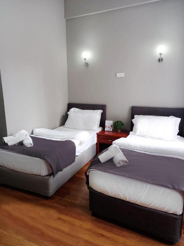 Twin Room image 1
