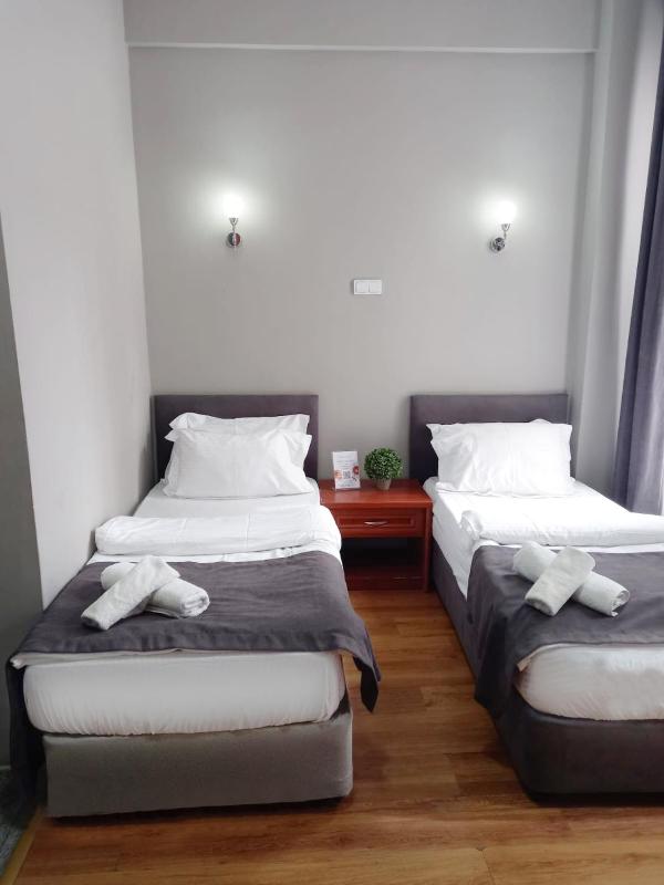 Quadruple Room image 3