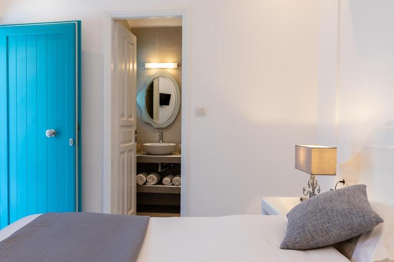 Standard Double or Twin Room image 3