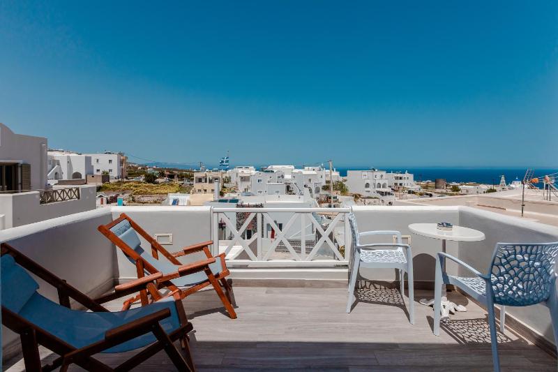 mezonette superior double sea view room. image 4