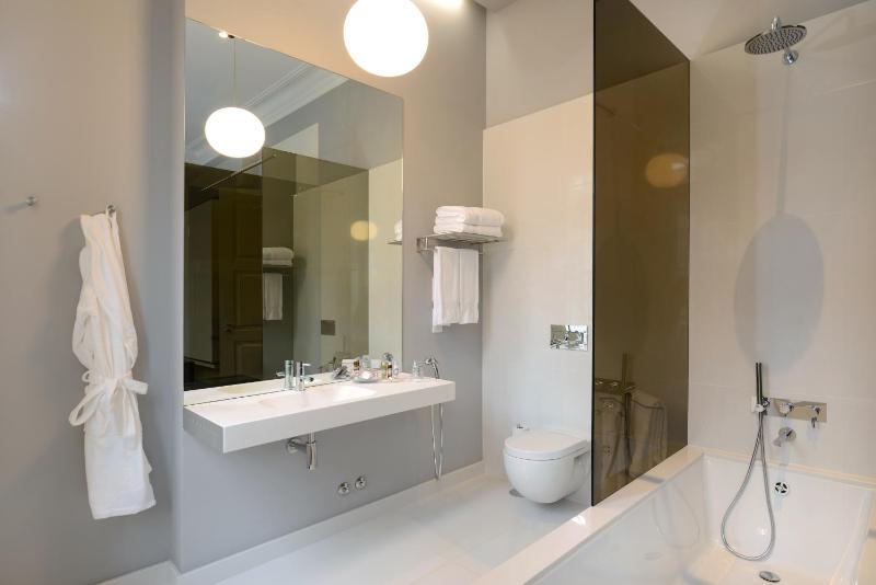 Single Room image 4