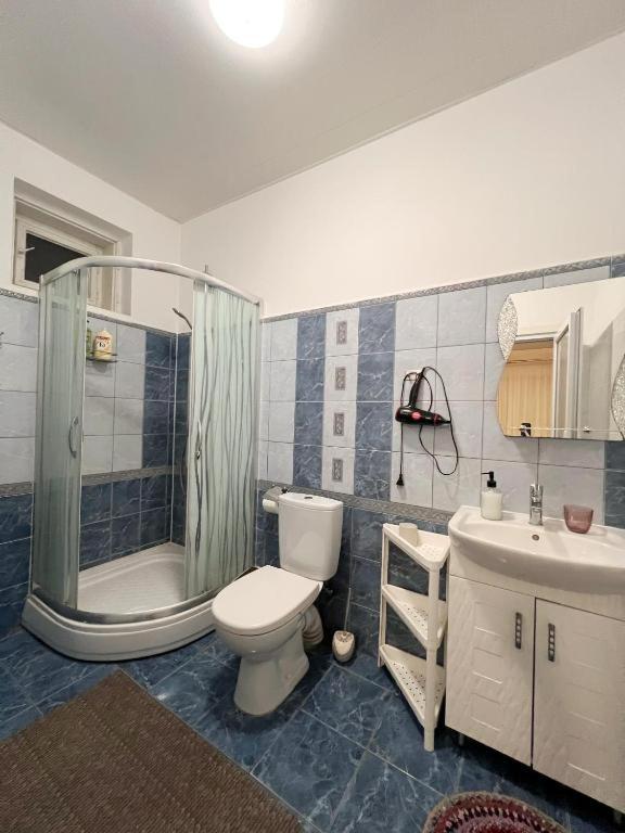 Family Room with Bathroom image 2