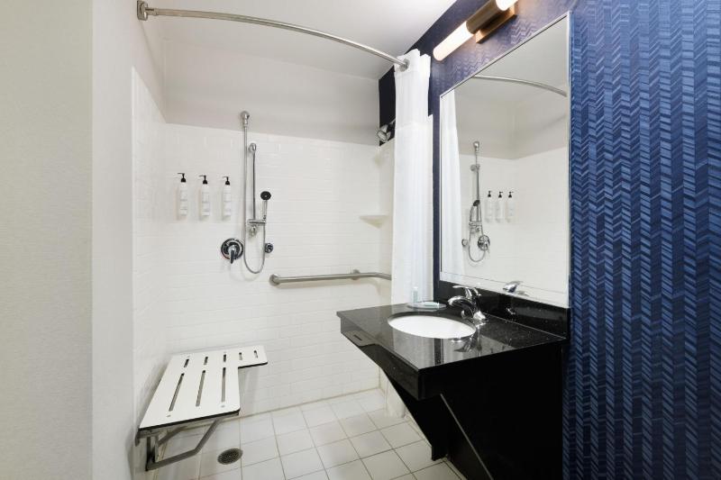 Double Room with Two Double Beds - Non-Smoking image 2
